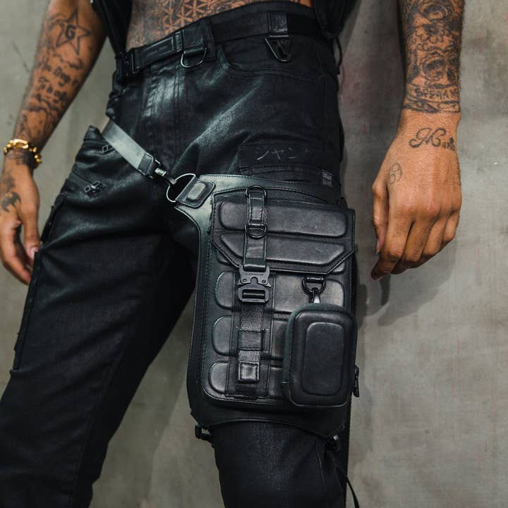 Tech3 Sac Techwear Tactique Cuisse, Bras & Bandoulière pour la vente par JUNGLE TRIBE