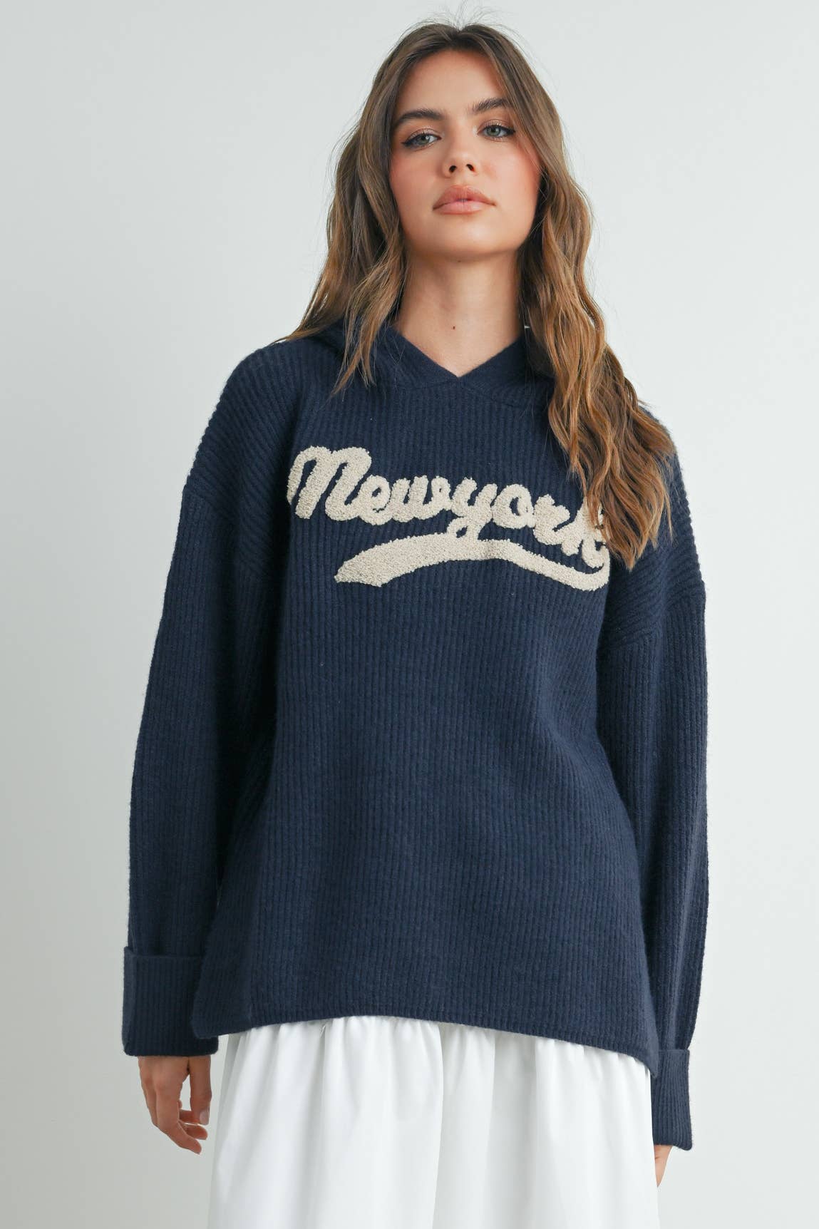 BUTTERMELON - Venta al por mayor Jersey de punto - Mujer - Jersey con capucha bordado de Nueva York - BMW727714