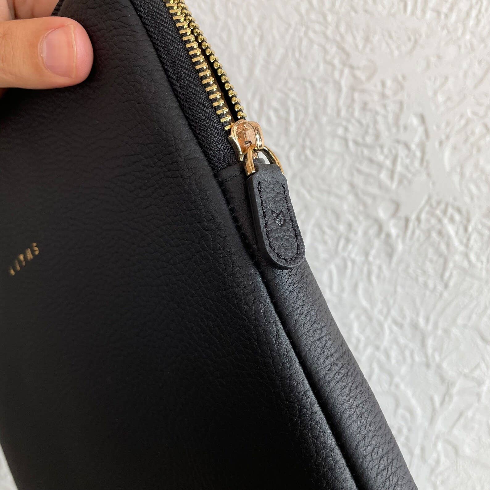 Evileyefavor – wholesale Laptop/tablet case – Women's – 13 inch Leather Zip Around Laptop Sleeve Case Bag0