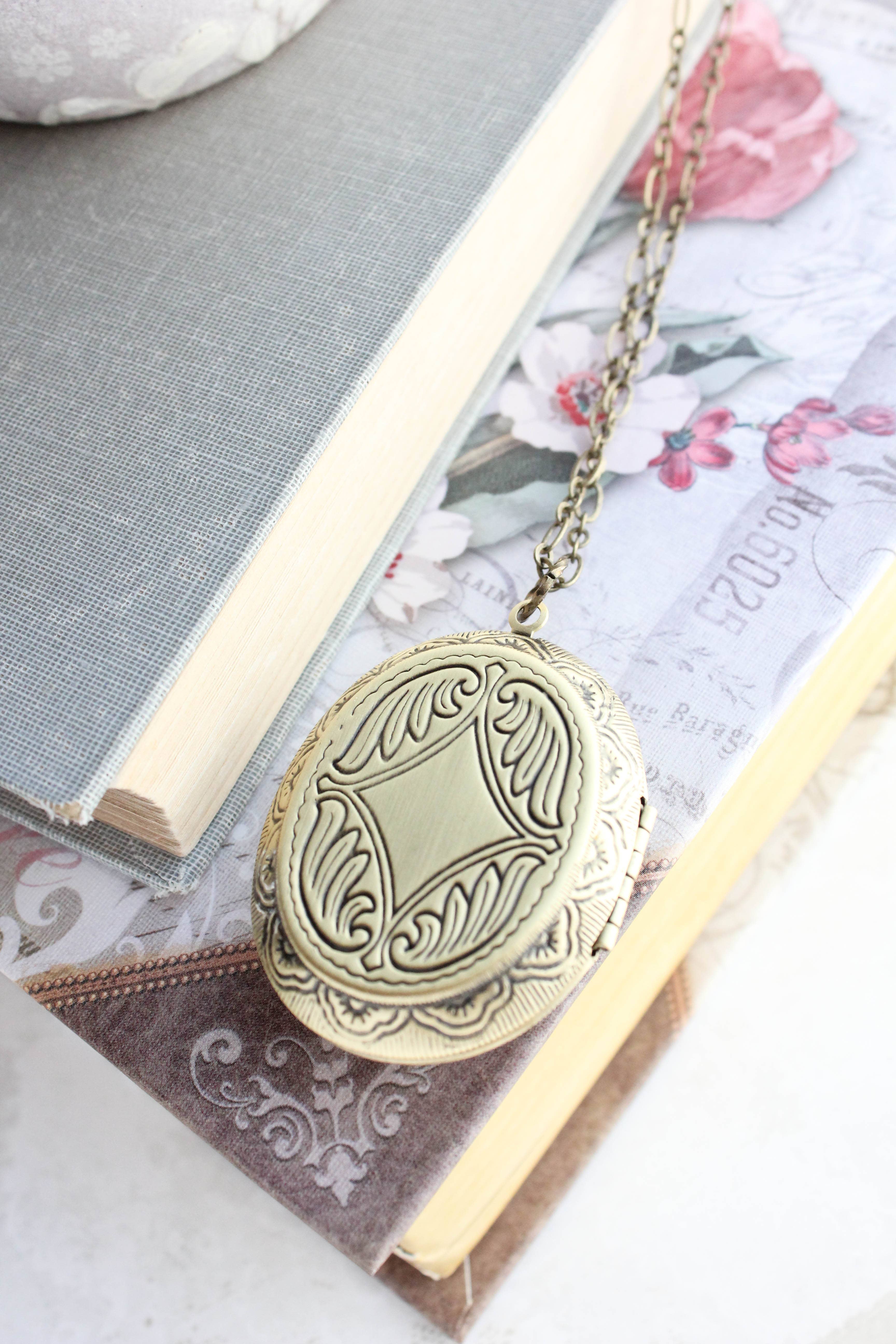 A Pocket of Posies - Wholesale Locket Necklace - Lily of the Valley Locket | Green Cameo Necklace6