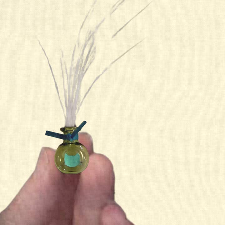 Minou Le-Mew - Wholesale Vase - Whisker Vases | Keepsakes for the Feline-Obsessed