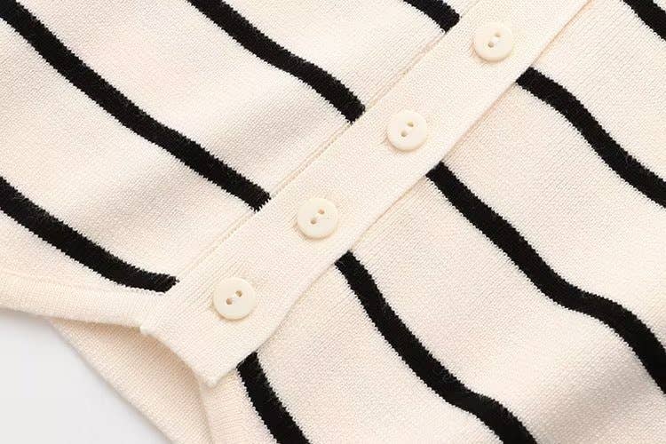 Rosa Clothing - Wholesale Sweater Vest - Women's - Y2K Sleeveless V-Neck Knitted Striped Vest4