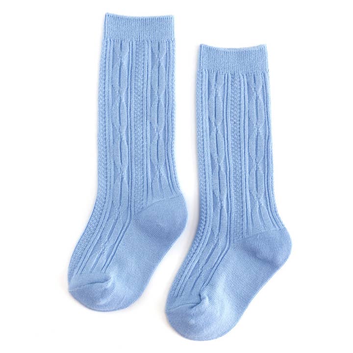 Chaussettes hautes en maille torsadée Bluebell pour la vente par Little Stocking Co.