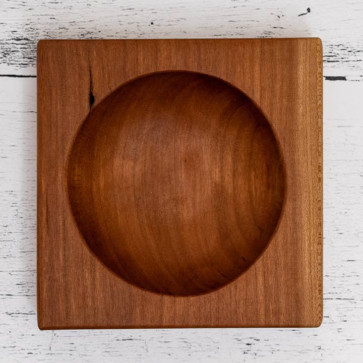 Saliera Cherry per la vendita all'ingrosso da parte di J.Q. Dickinson Appalachian Mercantile