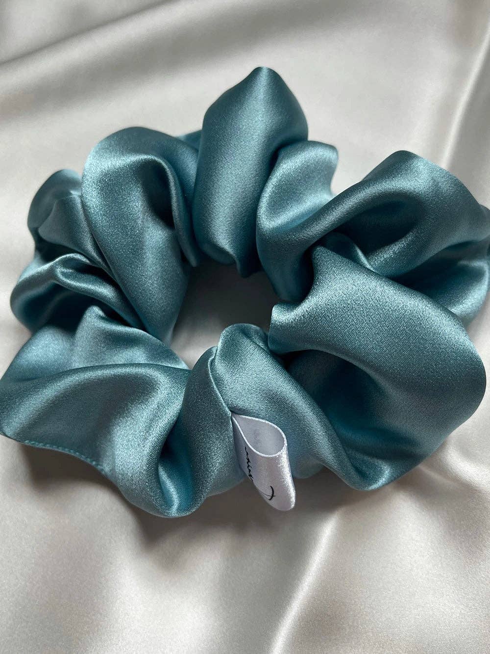 Francine Hair Care - Wholesale Scrunchie - Women's - Silk scrunchie12