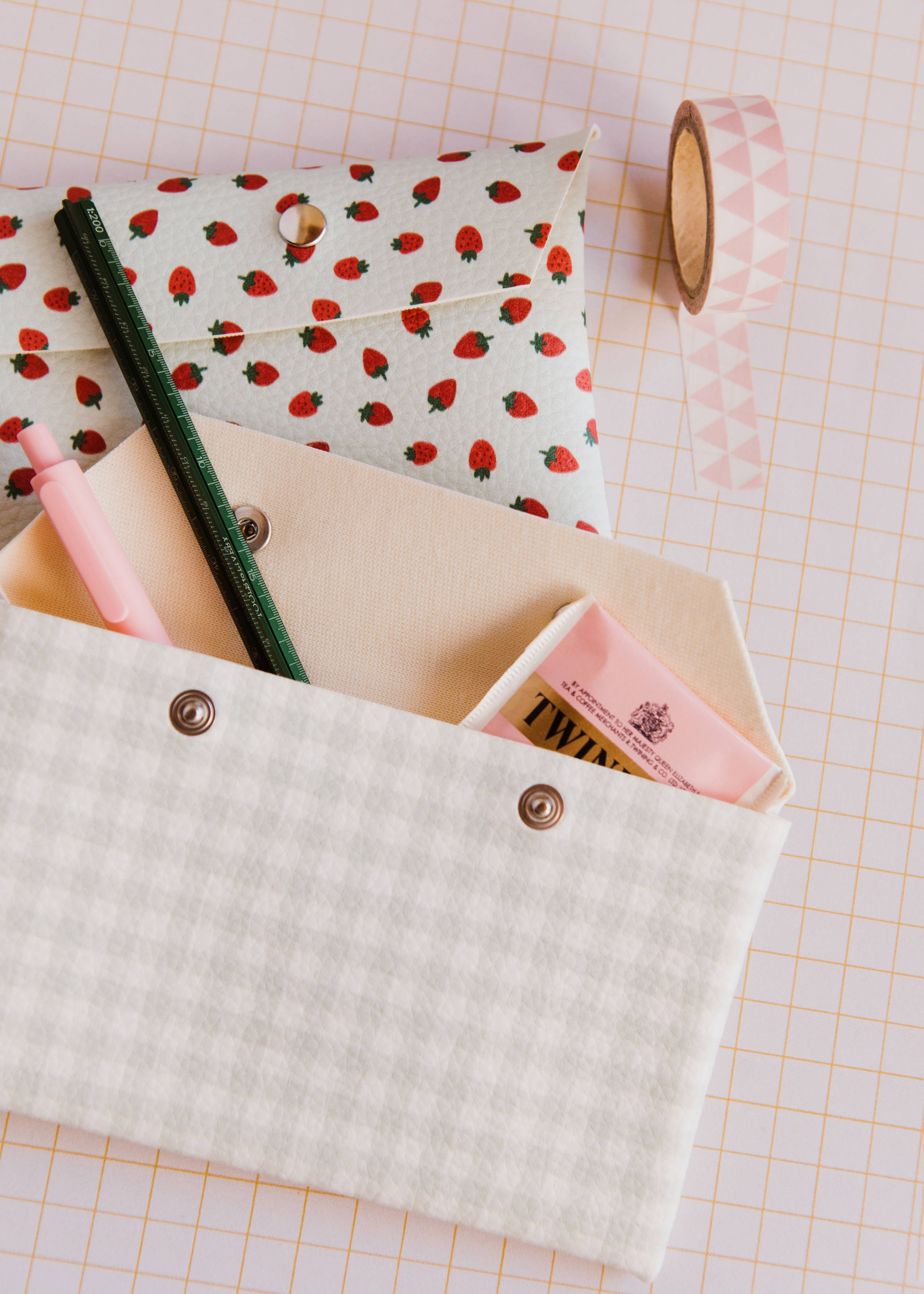 ECKE - Wholesale Pouch - Women's - Vichy Mint Case1