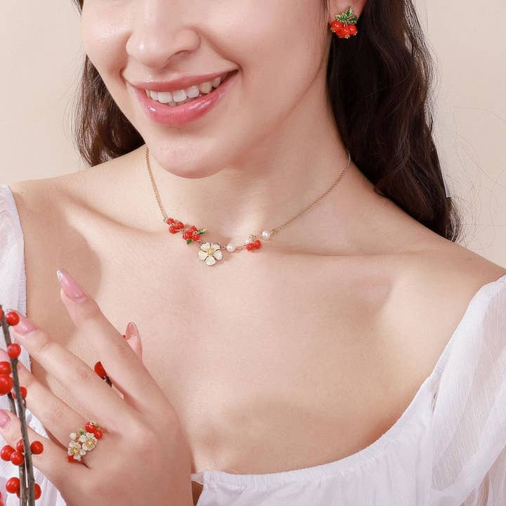 Verdivine – wholesale Pendant/charm necklace – Cranberry Flowers Necklace1