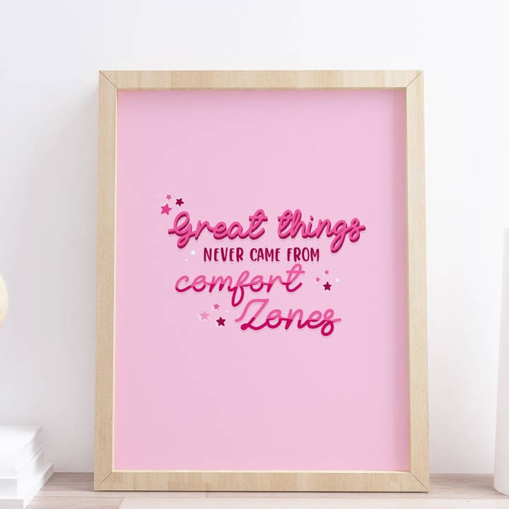 Las grandes cosas nunca salieron de las zonas de confort Cita motivacional Tipografía Pink Print para venta al por mayor de Design By Emma