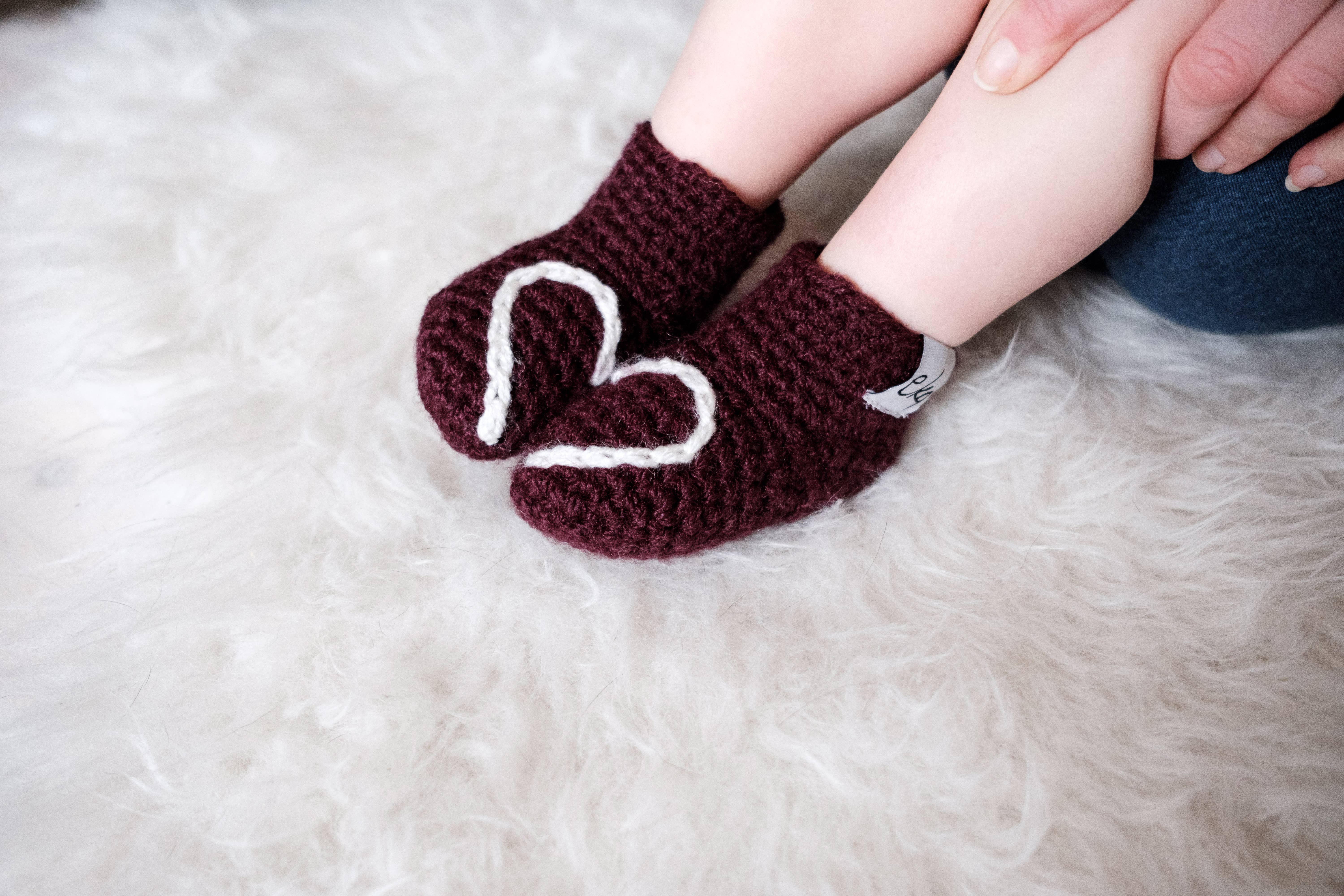 EKA - Vendita all'ingrosso Stivaletti - Neonati - Stivaletti per neonati a cuore fatti a mano all'uncinetto10