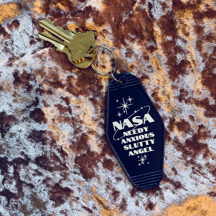 GetBullish – Engroshandel Nøglering - Dame – NASA Nødlidende Angst Slutty Engel Rumforsker Nøglering