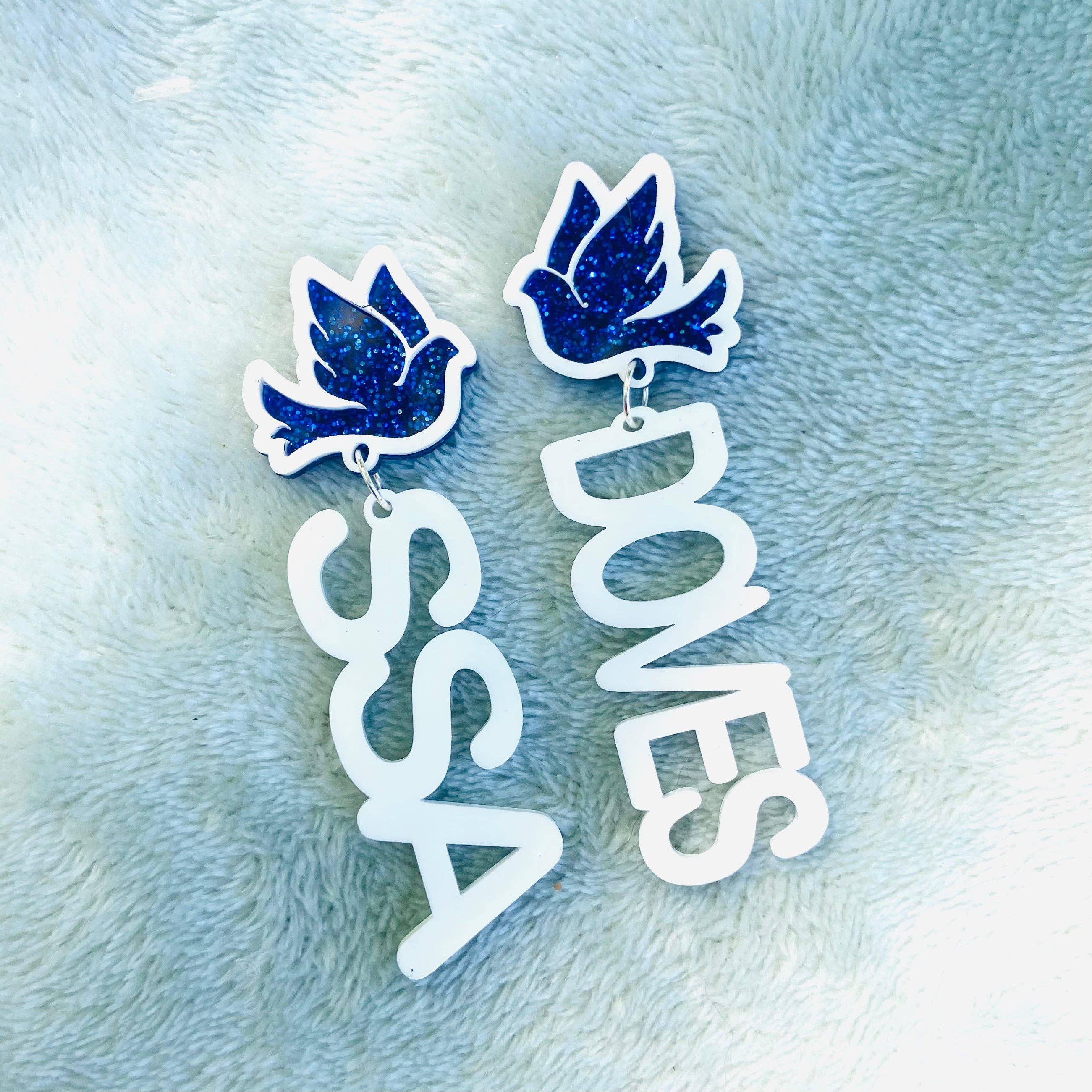 D and M’s Enterprise, LLC - Vente Clous d'oreille - Colombes SSA3