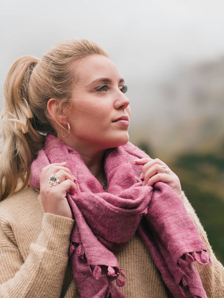 Dzukou Silk sin cortar - Bufanda artesanal de seda Eri - Seda vegana para venta al por mayor de Dzukou B.V.