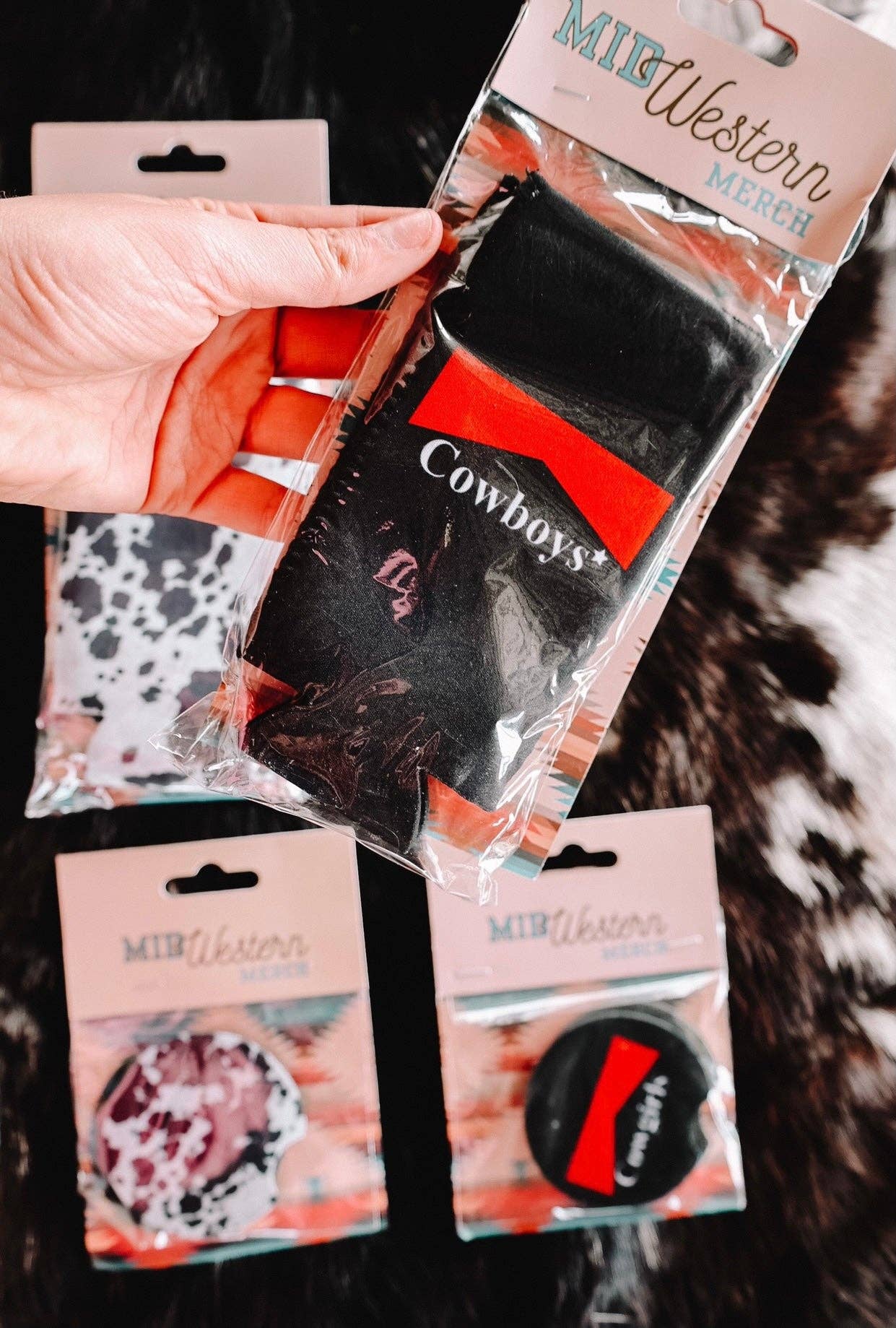 The Front Porch Label – wholesale Drinkkramare – Cowboys + Cowgirls Coozies 2-Pack6