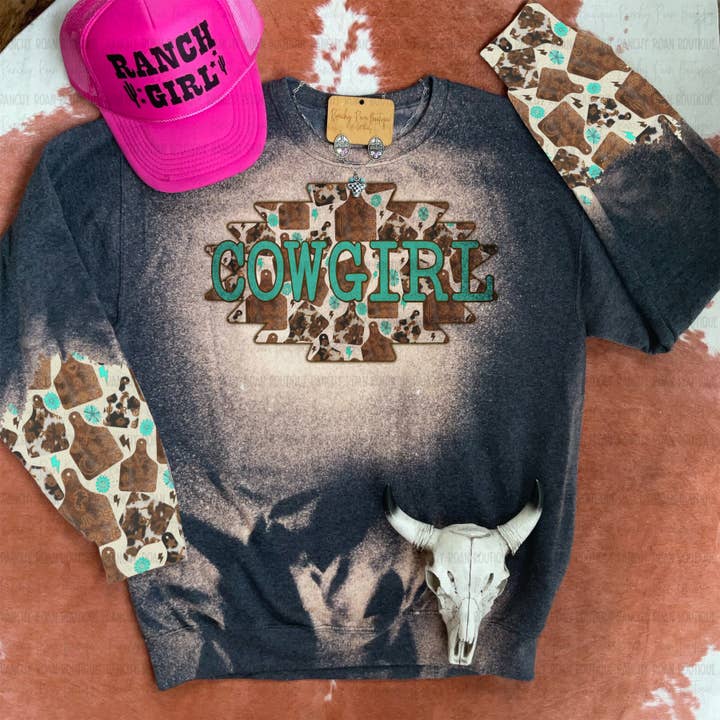 Cowgirl Aztec Patchwork Western Grafisk Sweatshirt för wholesale av Ranchy Roan Boutique