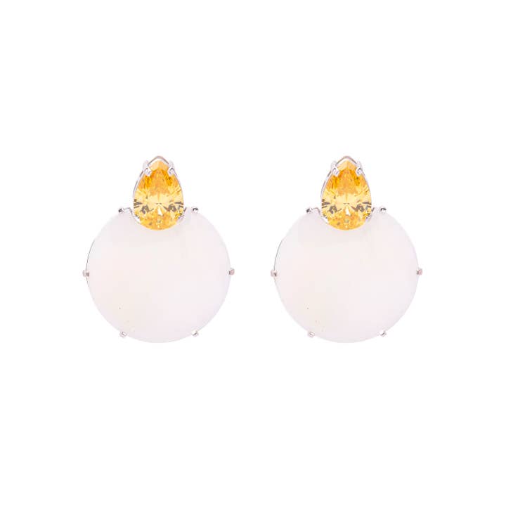 Pendientes Luxenter de Plata de Ley 925 y Madreperla Blanca acabado oro amarillo de 18k - Mubi para venta al por mayor de Luxenter