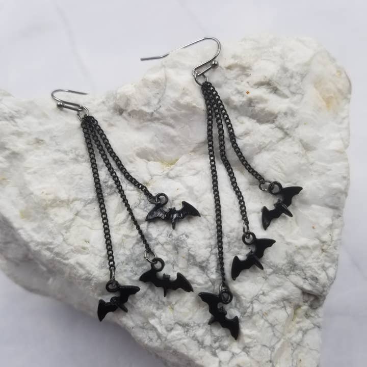 The Pretty Jewellery - Wholesale Dangle Earrings - Black Bat Earrings