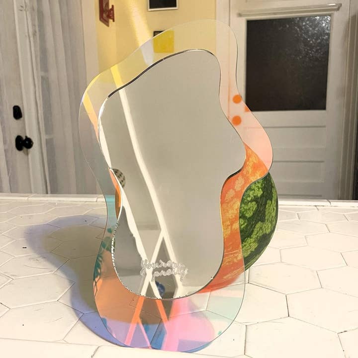 Long DreamWave - Art mural en miroir acrylique iridescent pour la vente par MirrorPop