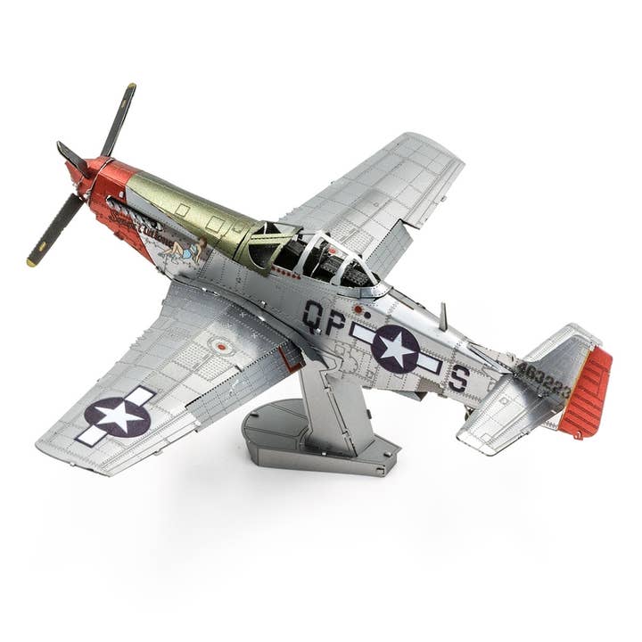 Metal Earth - Wholesale Decorative Figurine - Mustang P51D "Sweet Arlene" - Color