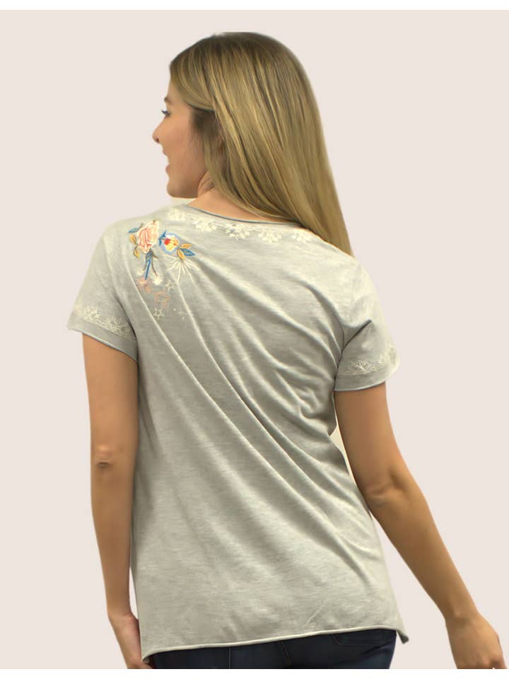 Caite & Kyla - Wholesale T-Shirt - Women's - CELESTE TEE