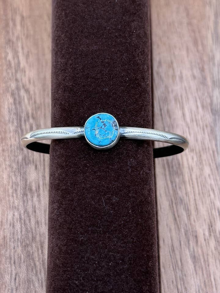 Pulsera Navajo Apilable de Plata de Ley Hecha a Mano con Turquesa Blue Ridge para venta al por mayor de Native City Jewelry