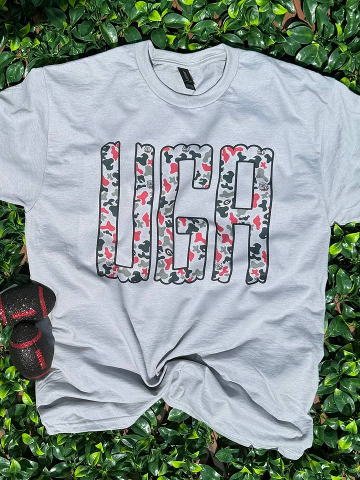 Southern Designs & Home Decor - Wholesale Screen Printed T-Shirt - Unisex - Camo UGA shirt