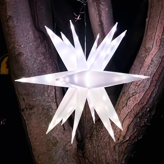 Étoile décorative à DEL Twinklers de 22 po pour la vente par Flipo Group, Ltd.