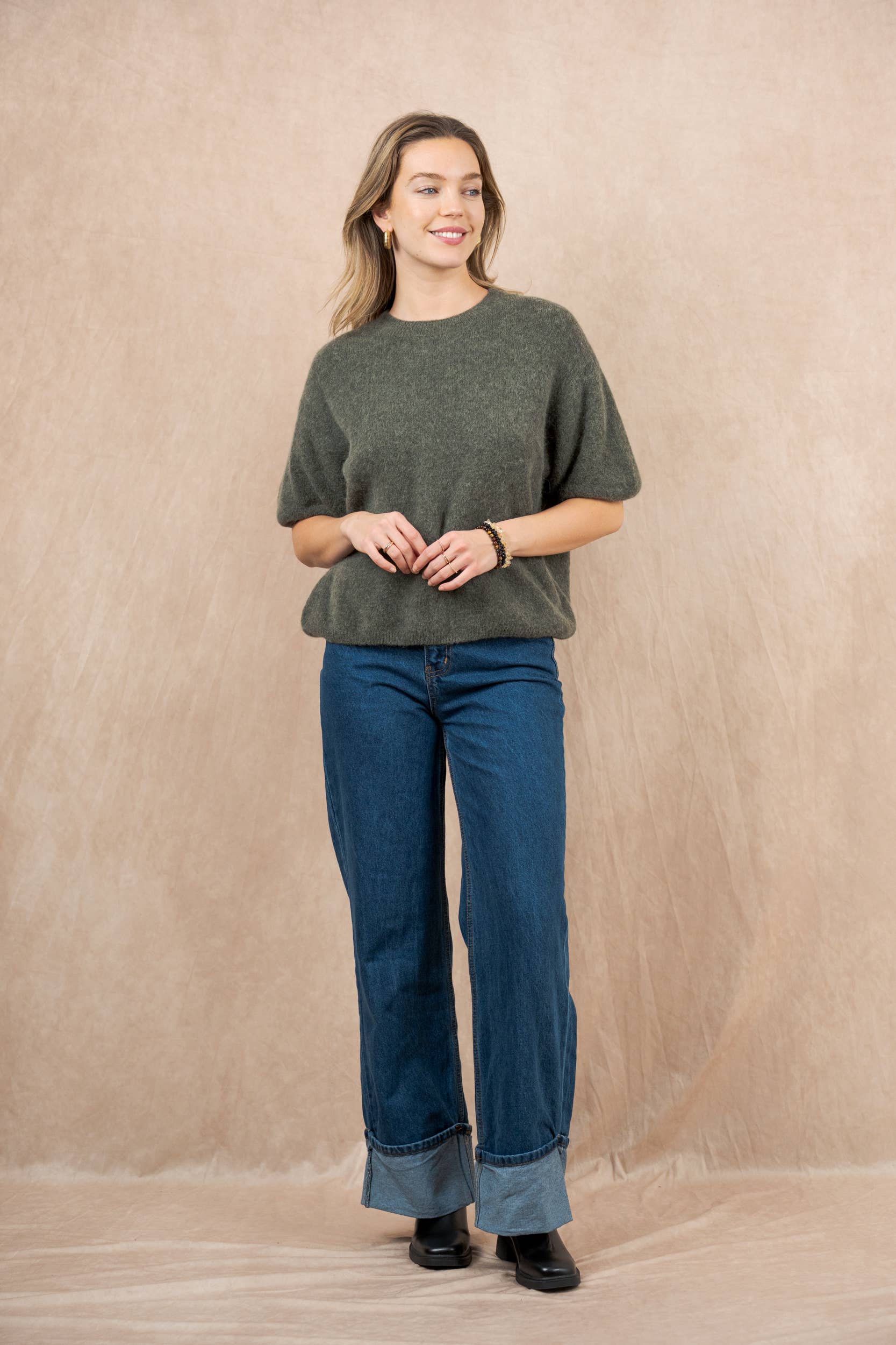 NAÏS PARIS - Wholesale Knit Sweater - Women's - ROUND NECK SHORT SLEEVE SWEATER IN SUPERFINE ALPACA1