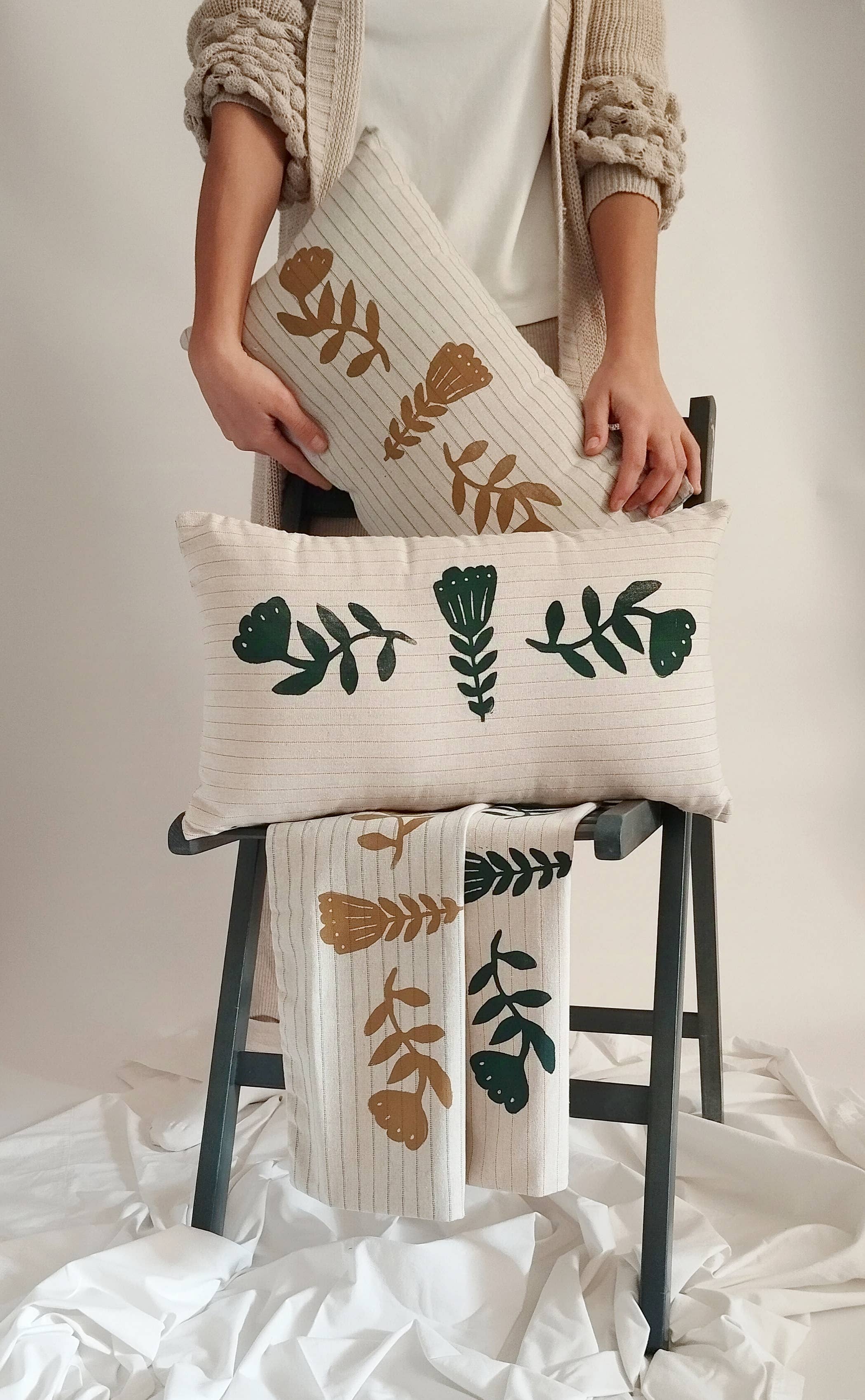 The Ink Job – Engroshandel Lændepude – Nostalgisk blomsterprint pudebetræk i hør6