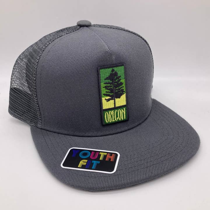 Casquette de camionneur pour enfants - Oregon Lone Pine (2 options de couleur) pour la vente par Tree City Stickers