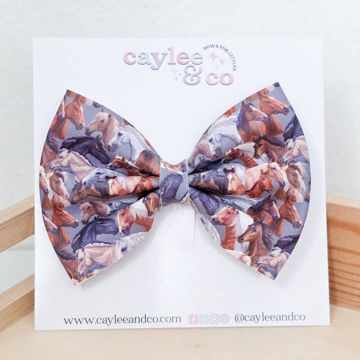 Nœud Luna Hair | Nœud en cuir végétalien | Horse Whispers pour la vente par Caylee & Co