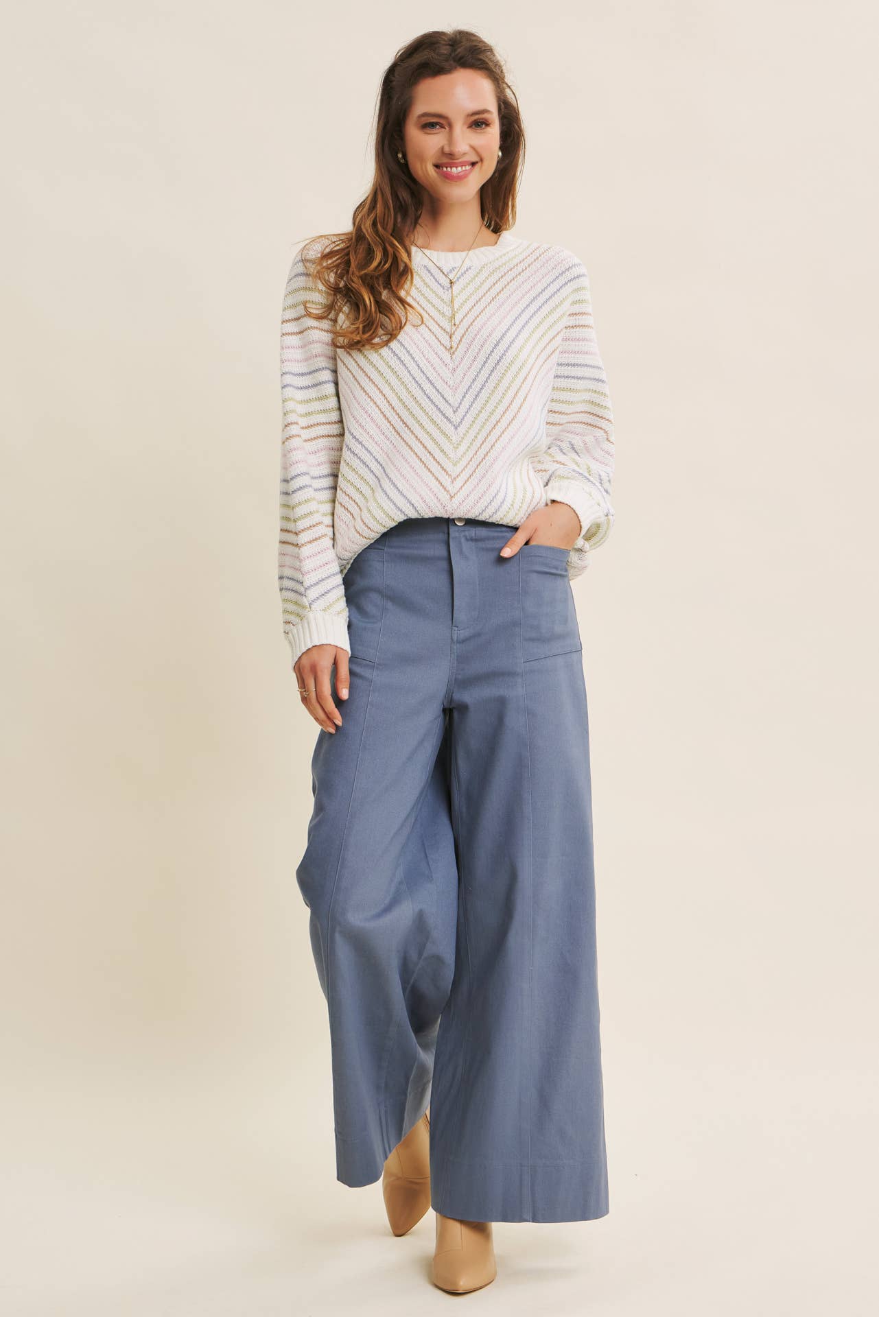 in february – Calças - Mulher por atacado – CALÇAS ESSENCIAIS DO DIA A DIA ELÁSTICAS DE PERNA LARGA E COMPRIMENTO ATÉ AO TORNOZELO15