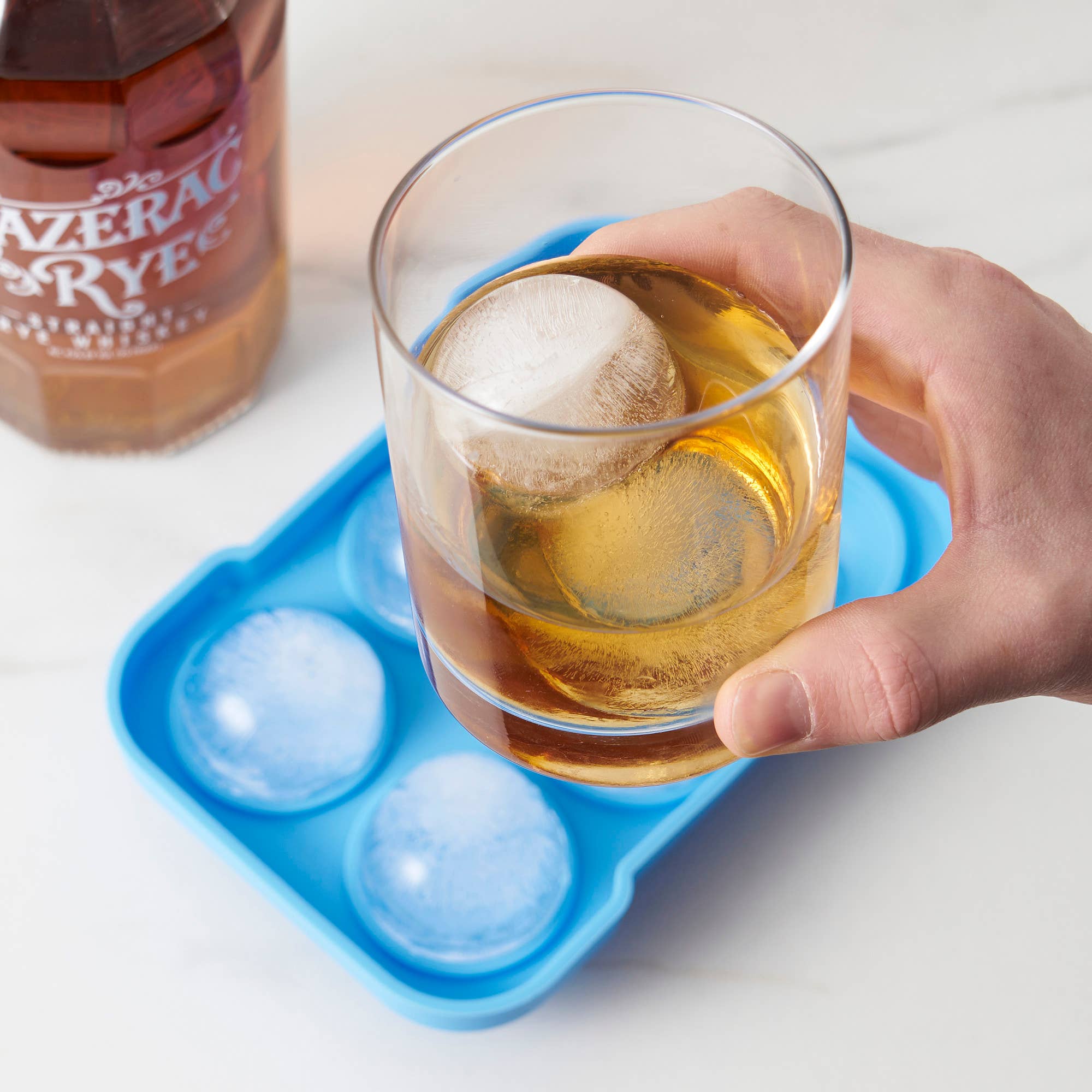 TRUE - Vente Bacs/moules à glaçons - Moule à sphères de glace en silicone de 2 pouces2