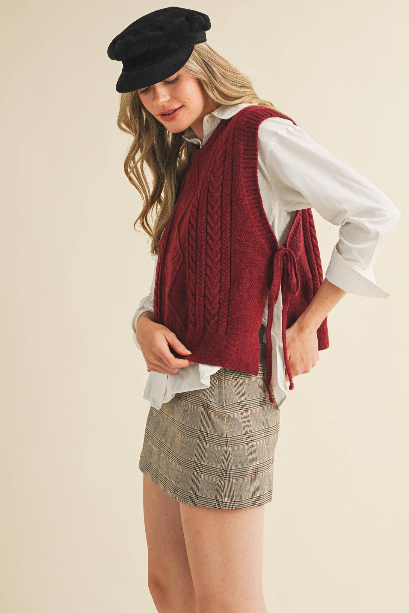 &MERCI - Wholesale Sweater Vest - Women's - CABLE KNIT SIDE TIE SWEATER VEST MSW1063735