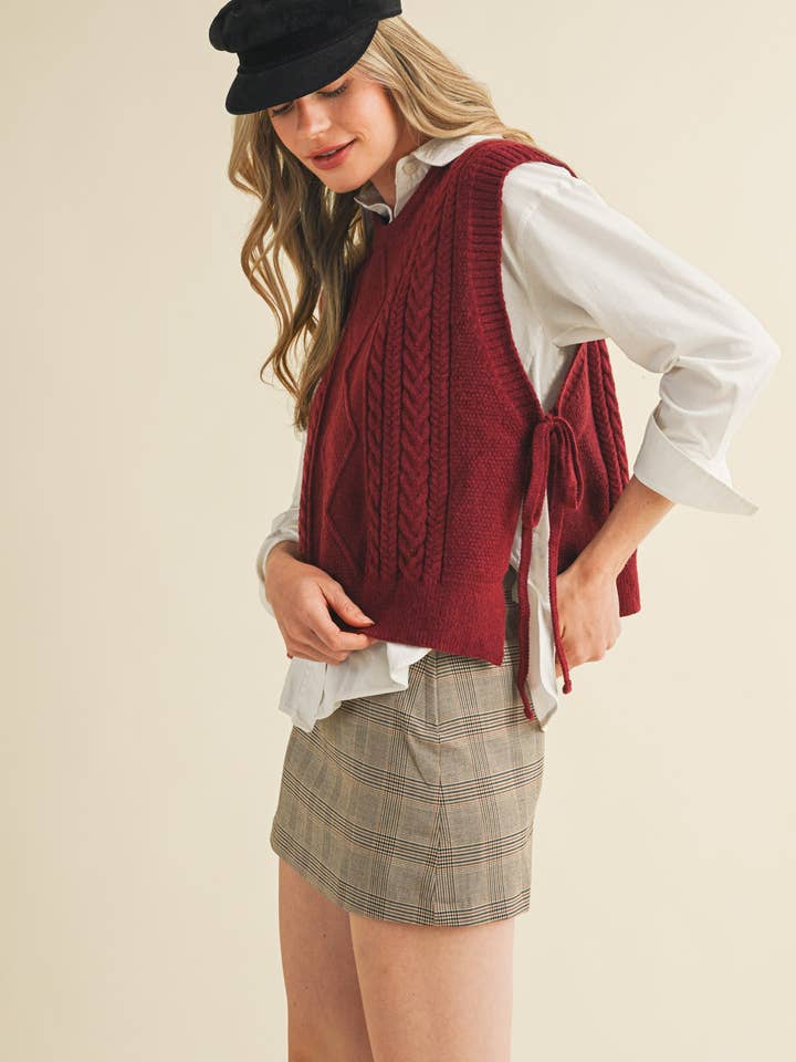 &MERCI - Wholesale Sweater Vest - Women's - CABLE KNIT SIDE TIE SWEATER VEST MSW1063714