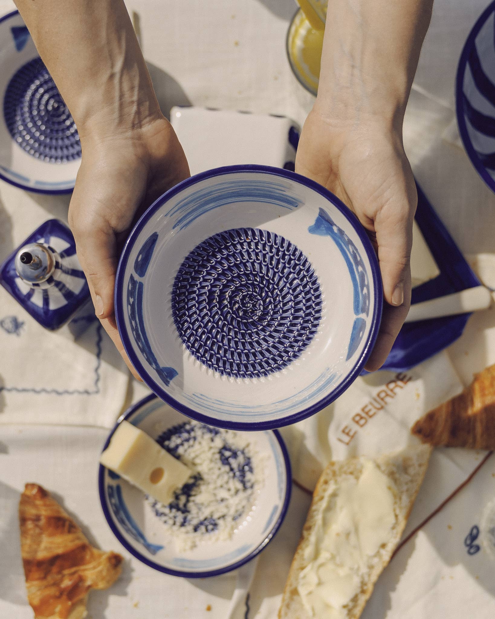 Alfar Tierra Cocida - Wholesale Grater - Medium White Handmade Ceramic Plate Grater/Tuna