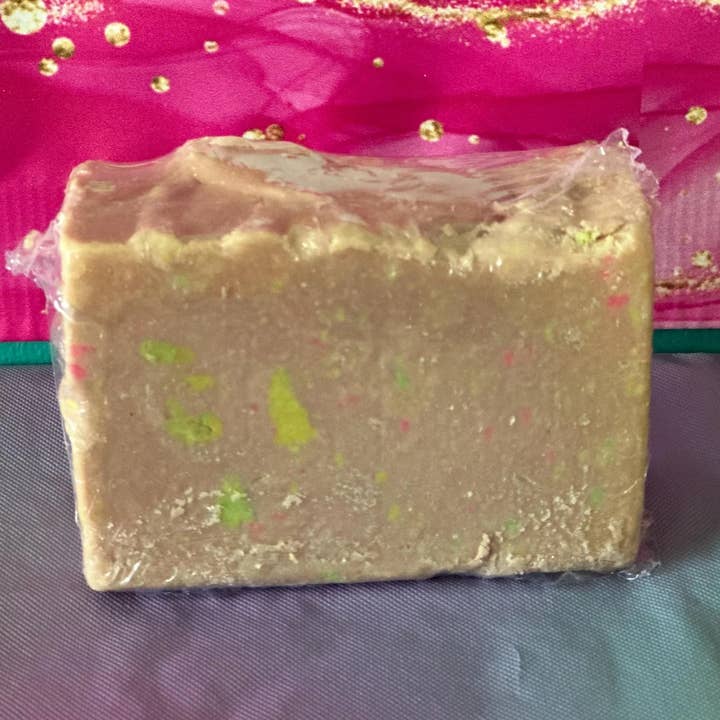 Feestelijke Chip Zeep 113g voor wholesale door Squeaky Clean Luxurious Soaps