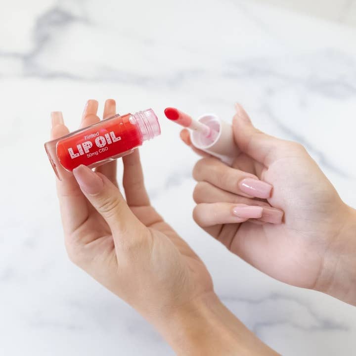 Lip Oil with Vitamin E 6ml-Candy Apple for wholesale by Twine