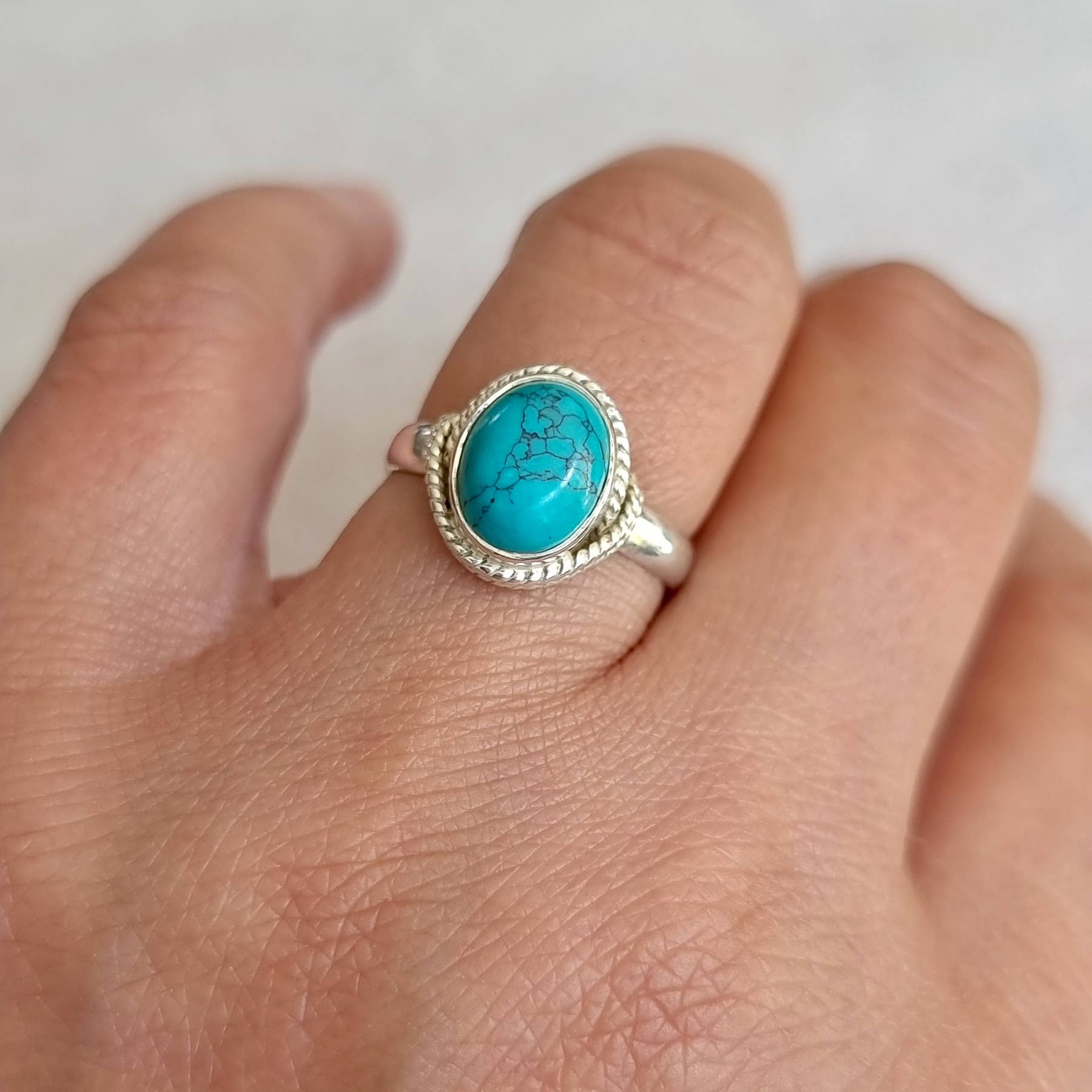 Mistry Gems – Großhandel Cocktail-/Statement-Ring – Unisex Boho Ovaler Türkisring | 925er Sterlingsilber, R4T4