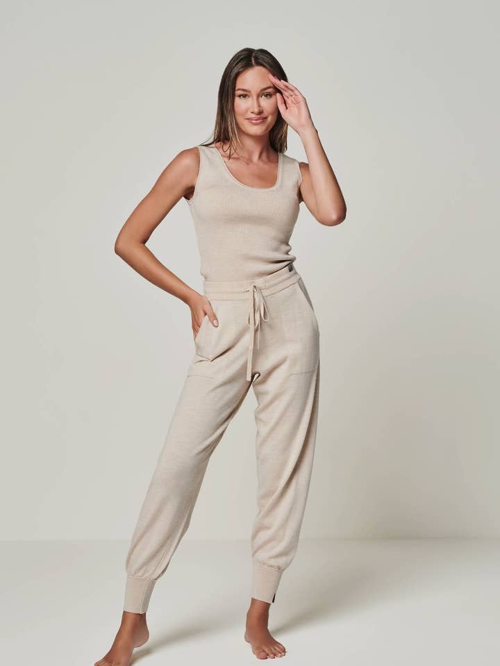 Ensemble de vêtements d'intérieur - Blossom & Pants Bella Top pour la vente par YOU LOOK PERFECT Loungewear