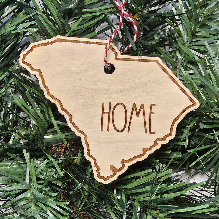 Décoration de Noël en bois gravé de Caroline du Sud pour la vente par The Trendy Traveler