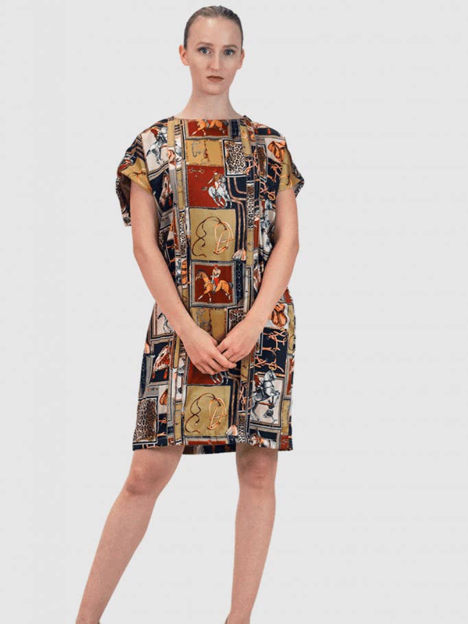 Tunique imprimée multicolore à volants pour la vente par Lia & Saora GmbH