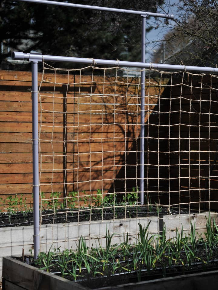 Filet de jardin en jute compostable - maintenant disponible en 2 tailles !! pour la vente par Seattle Urban Farm Company