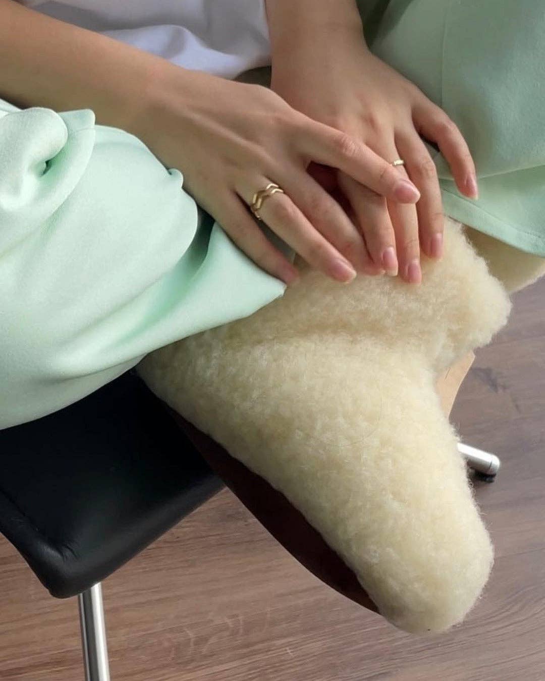 The Cozy Sheep – Großhandel Hausschuhe – Unisex – Hohe Hausschuhe aus weißer Merinowolle7