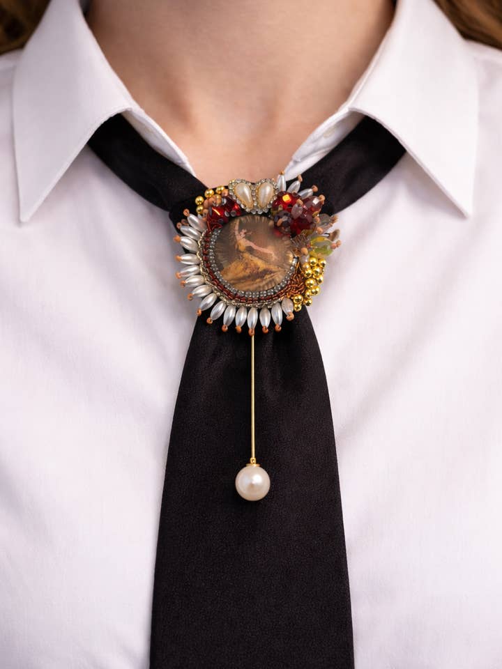 Fibula for wholesale by ATELIER SINCLAIR