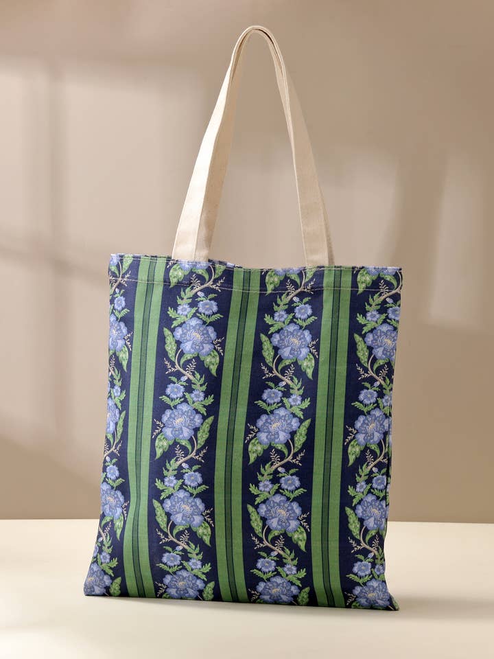 Sac cabas fleuri Indigo Reverie, Lecteur, Romantasy, Bibliophile pour la vente par The Bookish Atelier