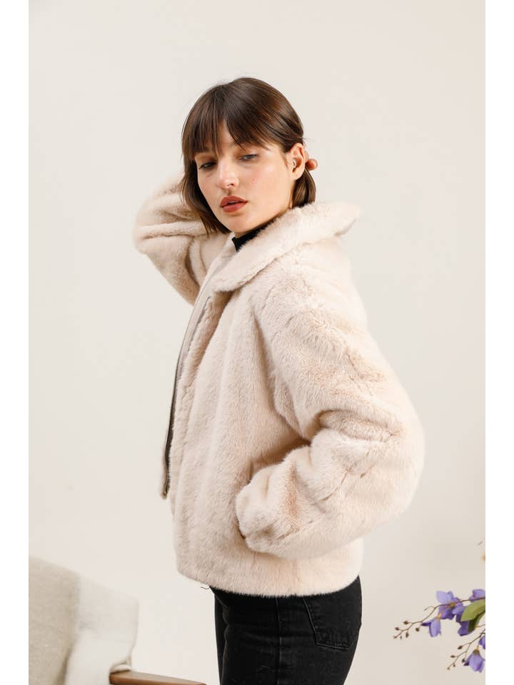 Attrait Paris - Wholesale Fur/Faux Fur Coat - Women's - Short faux fur jacket10