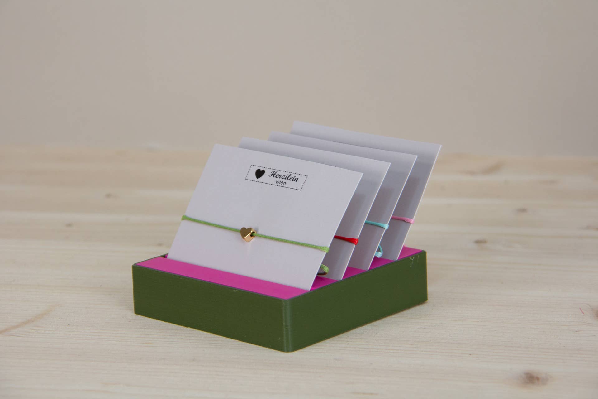 Herzilein-Wien GmbH - Wholesale Jewelry Stand & Display - Display zum Stecken Armbänder 0