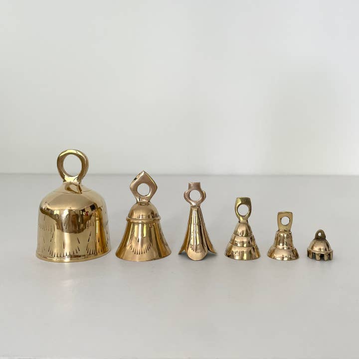 fort & field - Wholesale Bell - 7/8" mini brass claw and flared bells w/ metal striker5