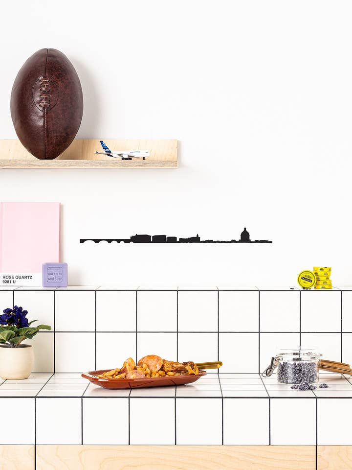 Väggdekoration – Toulouse silhuett – svart (50 cm) för wholesale av The Line
