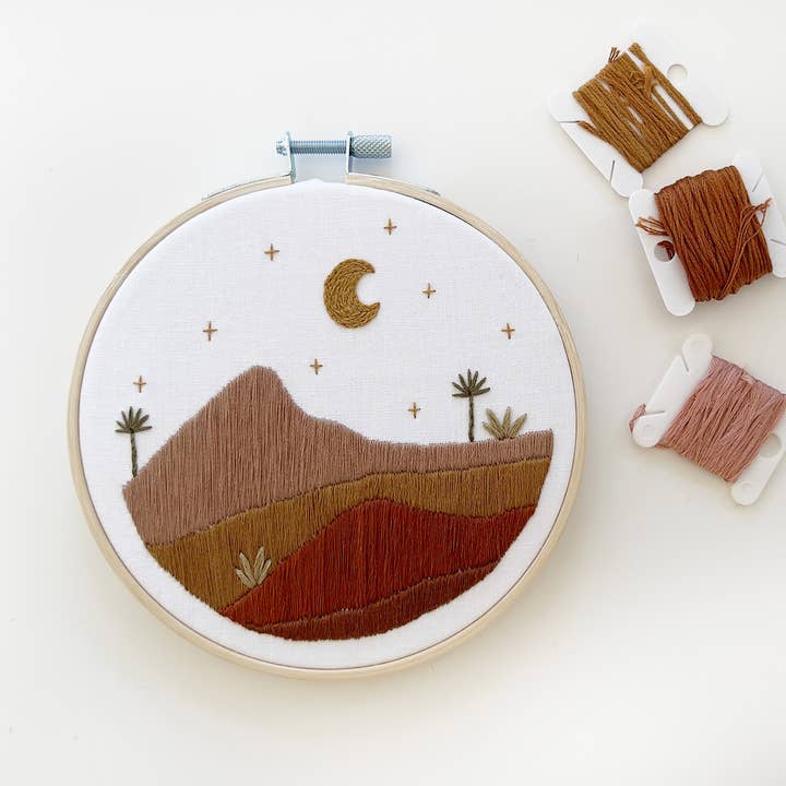 Desert Moon borduurpakket voor wholesale door Urbann Nest